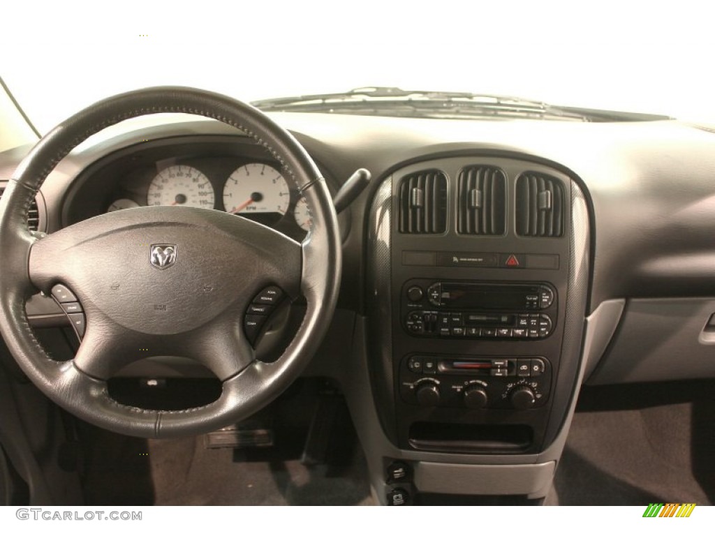 2006 Dodge Grand Caravan SXT Dashboard Photos