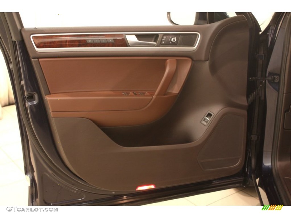2012 Volkswagen Touareg VR6 FSI Lux 4XMotion Saddle Brown Door Panel Photo #77607132
