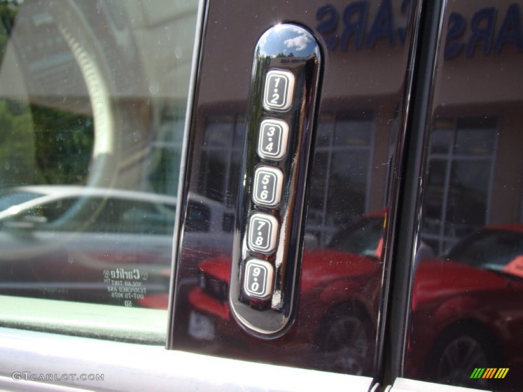 2005 Explorer Limited - Ivory Parchment Tri Coat / Medium Parchment photo #33