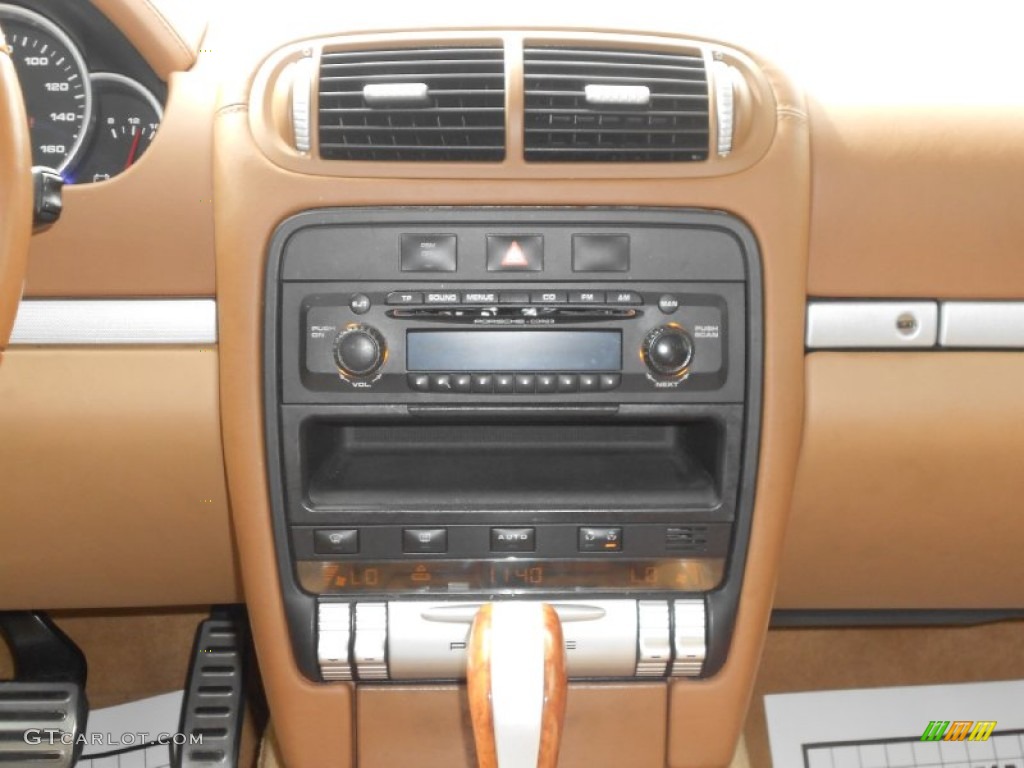 2004 Porsche Cayenne S Controls Photo #77608335