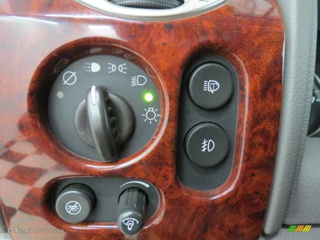 2007 GMC Envoy SLT 4x4 Controls Photos