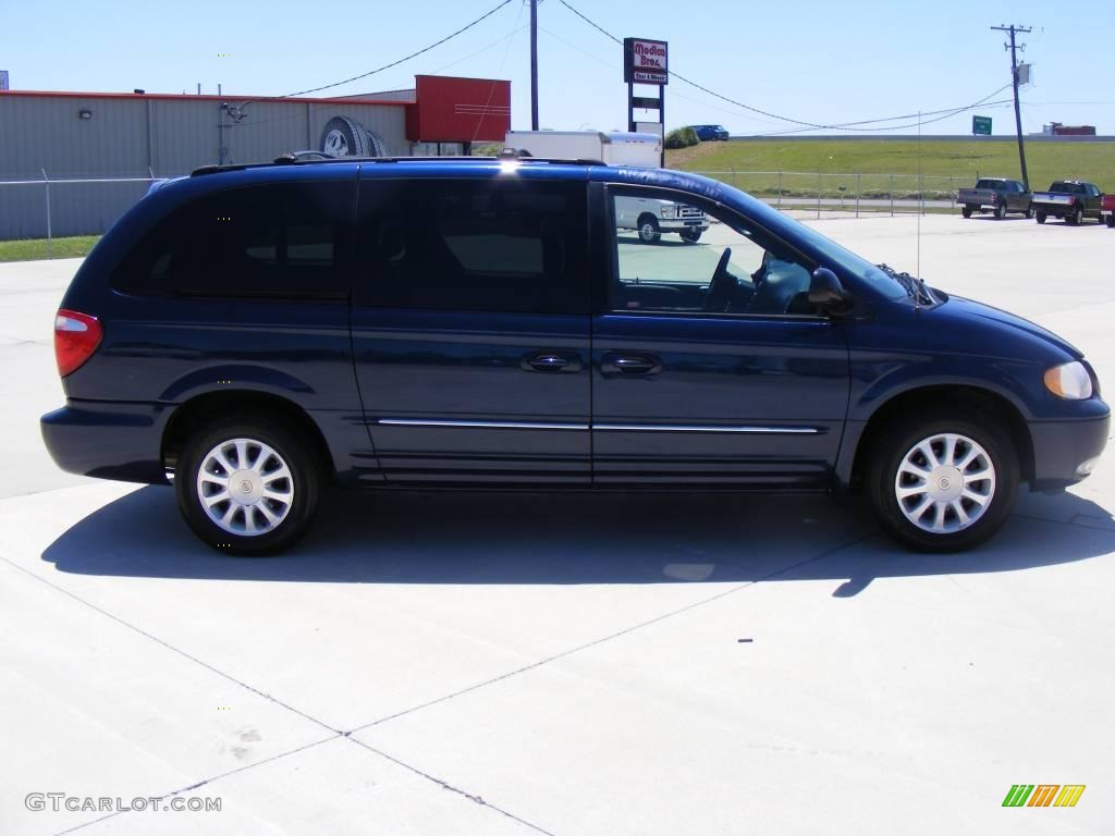 2003 Town & Country LXi - Patriot Blue Pearlcoat / Navy Blue photo #5