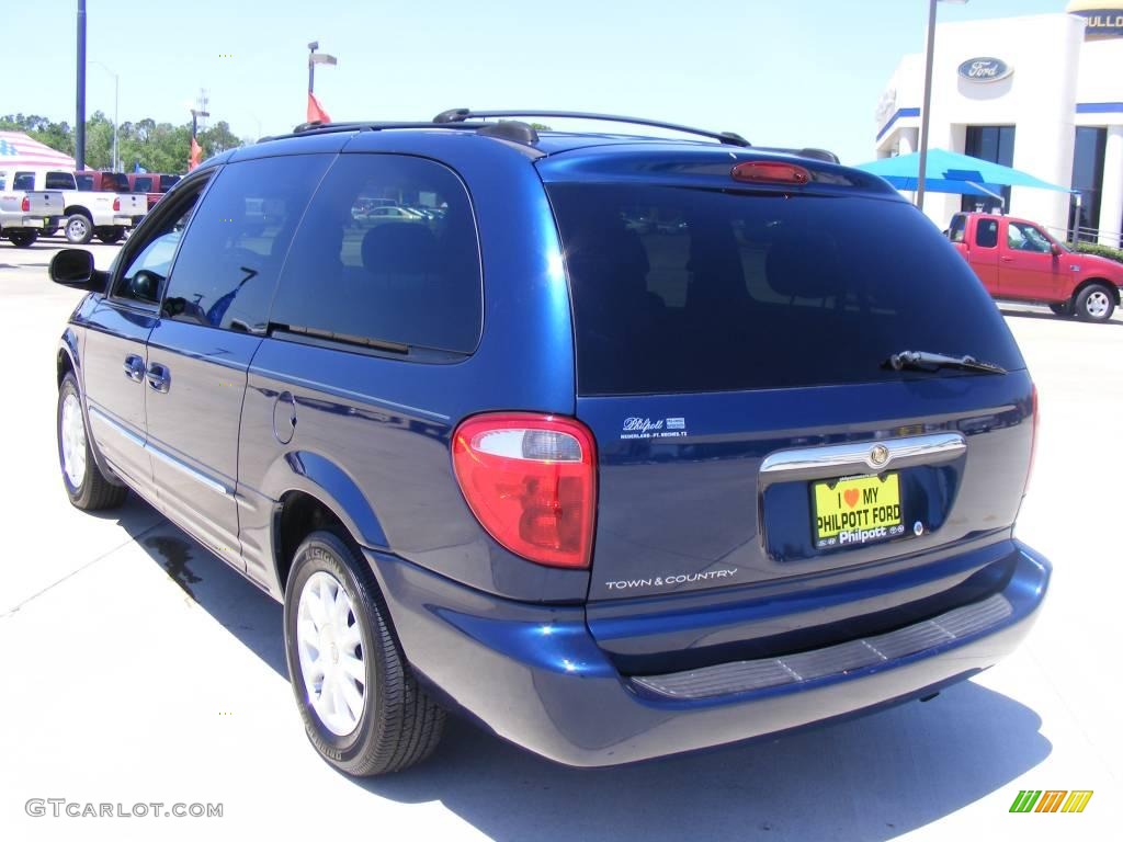 2003 Town & Country LXi - Patriot Blue Pearlcoat / Navy Blue photo #8