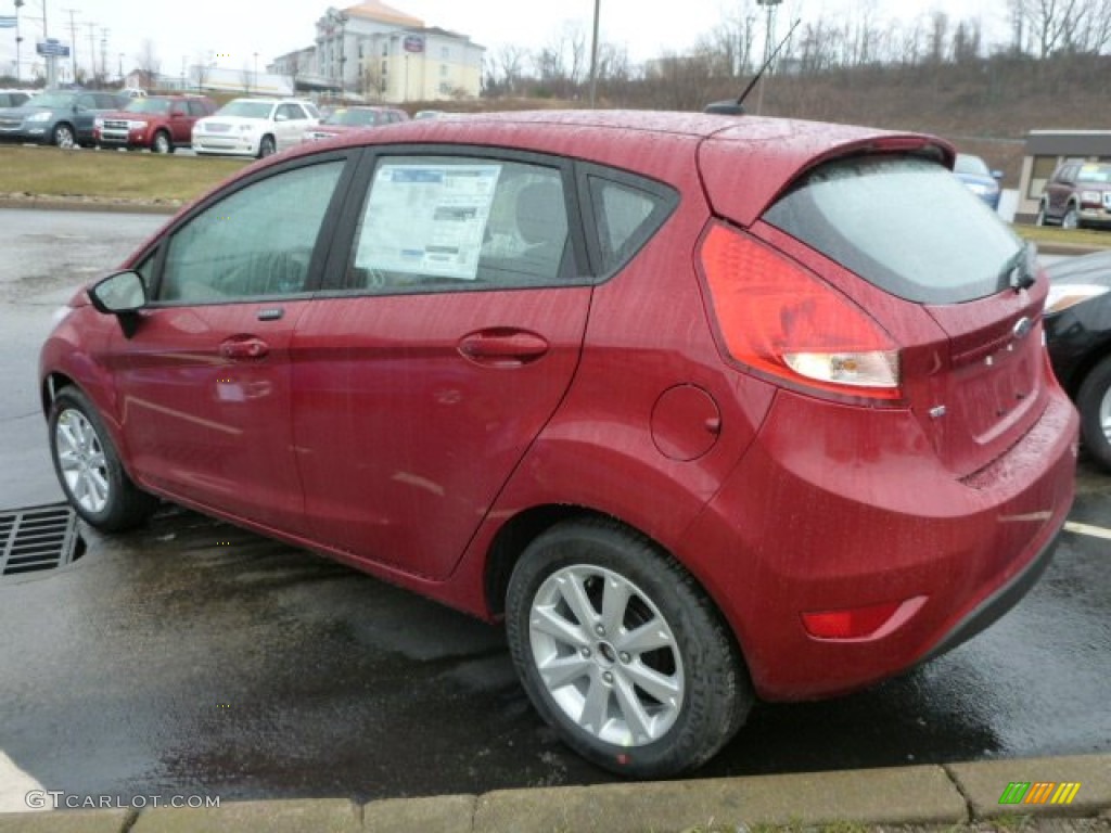 2013 Fiesta SE Hatchback - Ruby Red / Charcoal Black photo #4