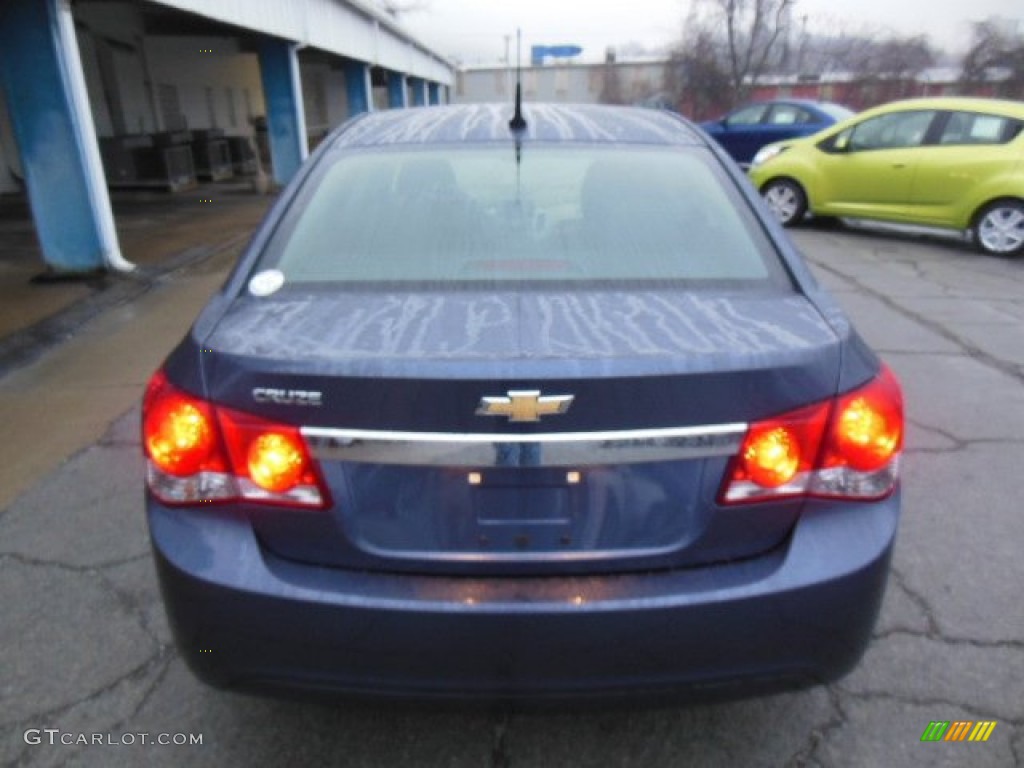 2013 Cruze LS - Atlantis Blue Metallic / Jet Black/Medium Titanium photo #7