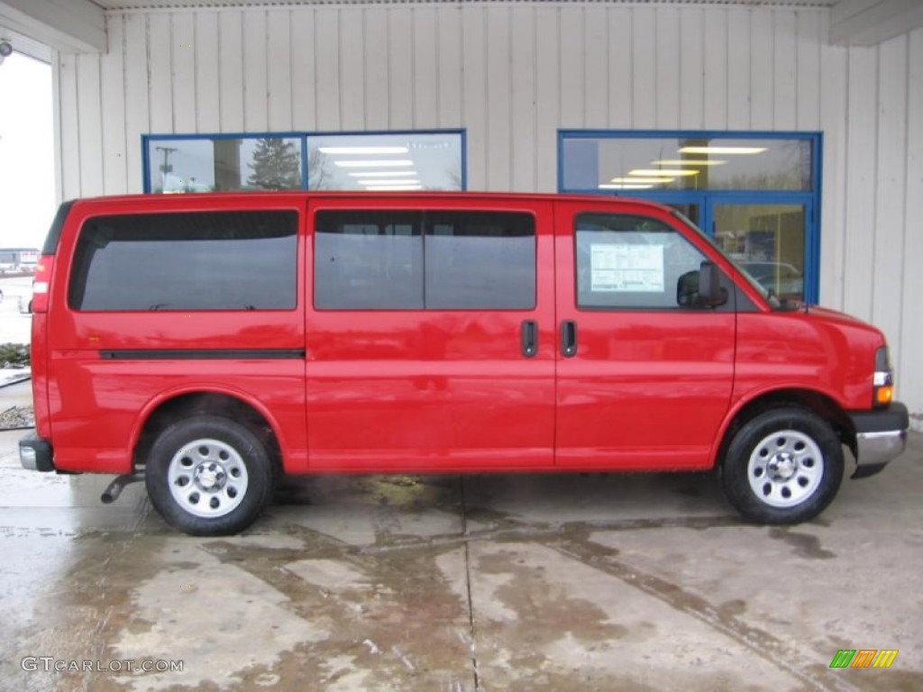 2013 Chevrolet Express LT 1500 AWD Passenger Van Exterior Photos