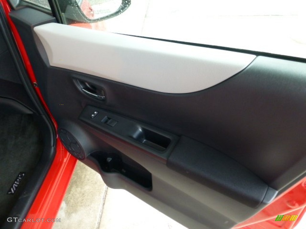2013 Yaris LE 5 Door - Absolutely Red / Ash photo #11
