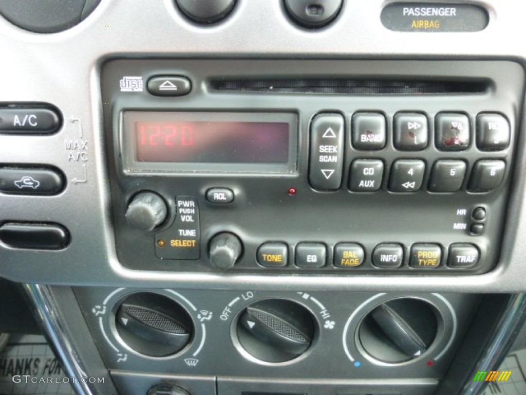 2005 Pontiac Vibe Standard Vibe Model Audio System Photos