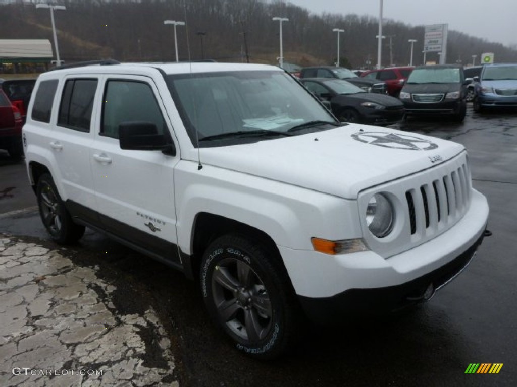 2013 Patriot Oscar Mike Freedom Edition 4x4 - Bright White / Freedom Edition Black/Silver photo #7