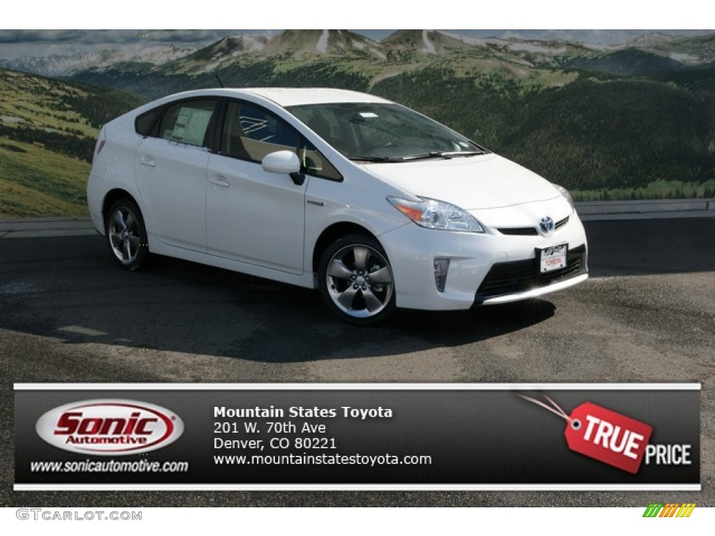 Blizzard White Pearl Toyota Prius