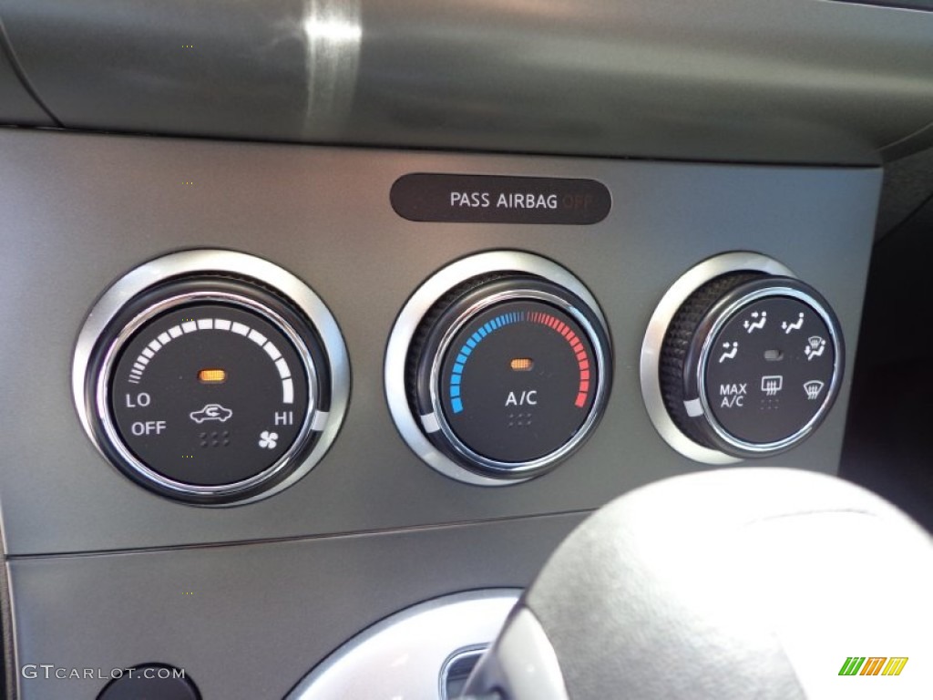 2012 Nissan Sentra 2.0 SR Controls Photo #77624252