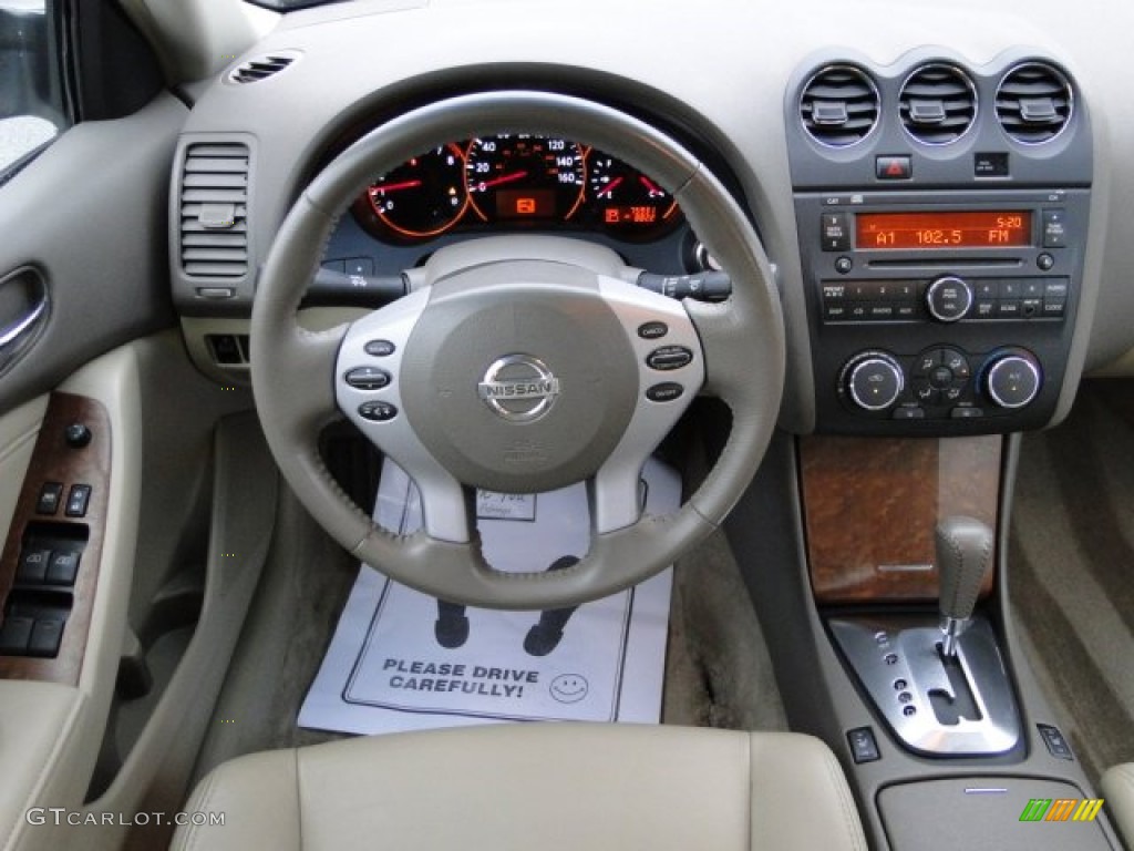 2009 Nissan Altima 2.5 S Blond Steering Wheel Photo #77627615