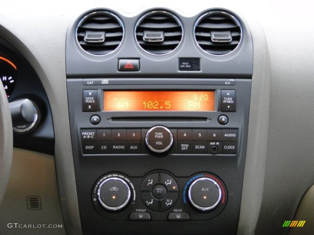 2009 Nissan Altima 2.5 S Controls Photo #77627630