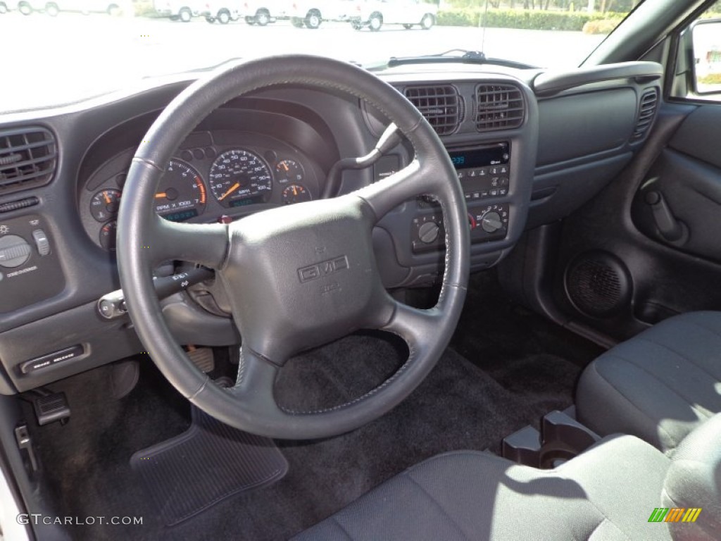 2003 GMC Sonoma SLS Extended Cab Medium Gray Dashboard Photo #77628201