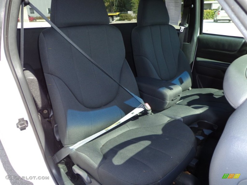 2003 Sonoma SLS Extended Cab - Summit White / Medium Gray photo #11