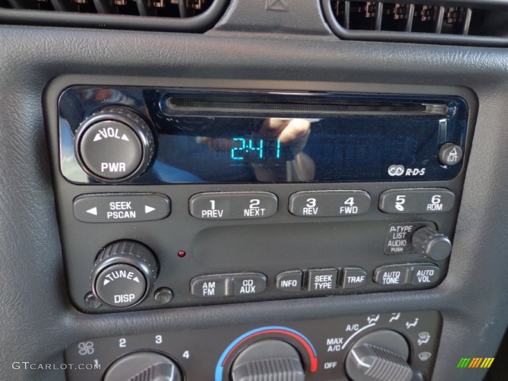 2003 GMC Sonoma SLS Extended Cab Controls Photo #77628440