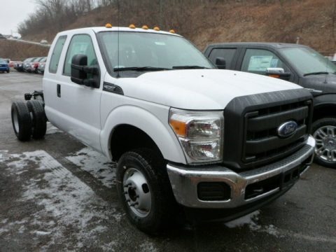 2013 Ford F350 Super Duty XL SuperCab 4x4 Chassis Data, Info and Specs