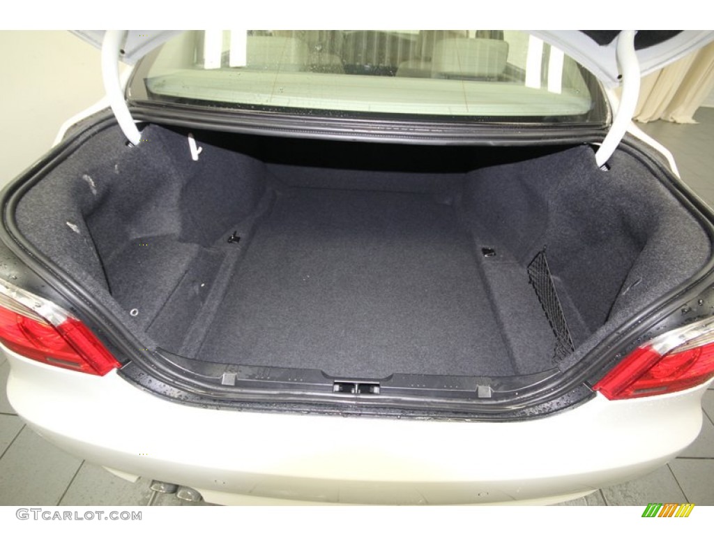 2010 BMW 5 Series 528i Sedan Trunk Photo #77631691