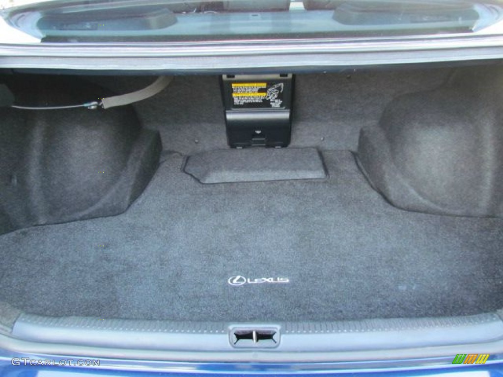 2004 Lexus IS 300 Trunk Photos