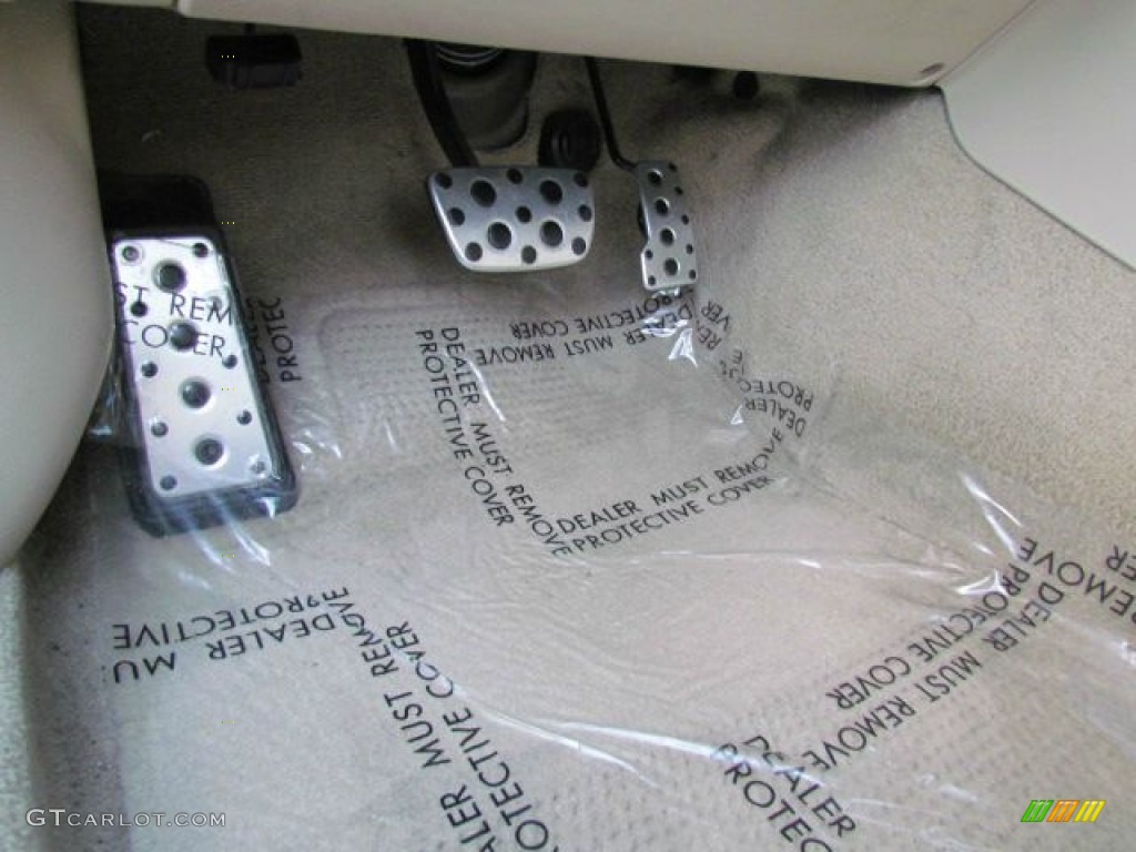 2004 Lexus IS 300 Controls Photo #77636974
