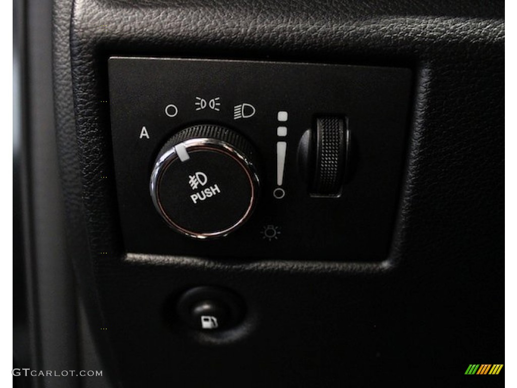 2012 Jeep Grand Cherokee SRT8 4x4 Controls Photo #77638104