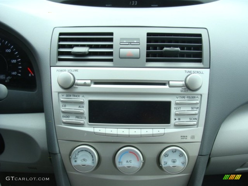 2010 Toyota Camry LE Controls Photo #77639391
