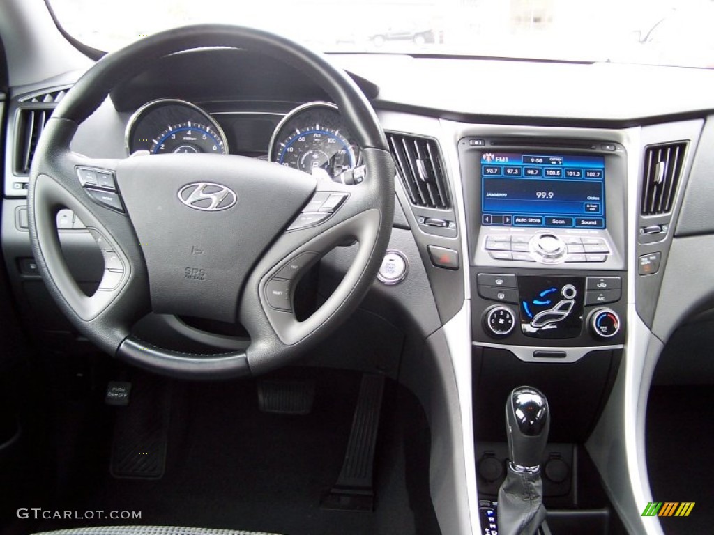 2012 Hyundai Sonata SE Gray Dashboard Photo #77639676