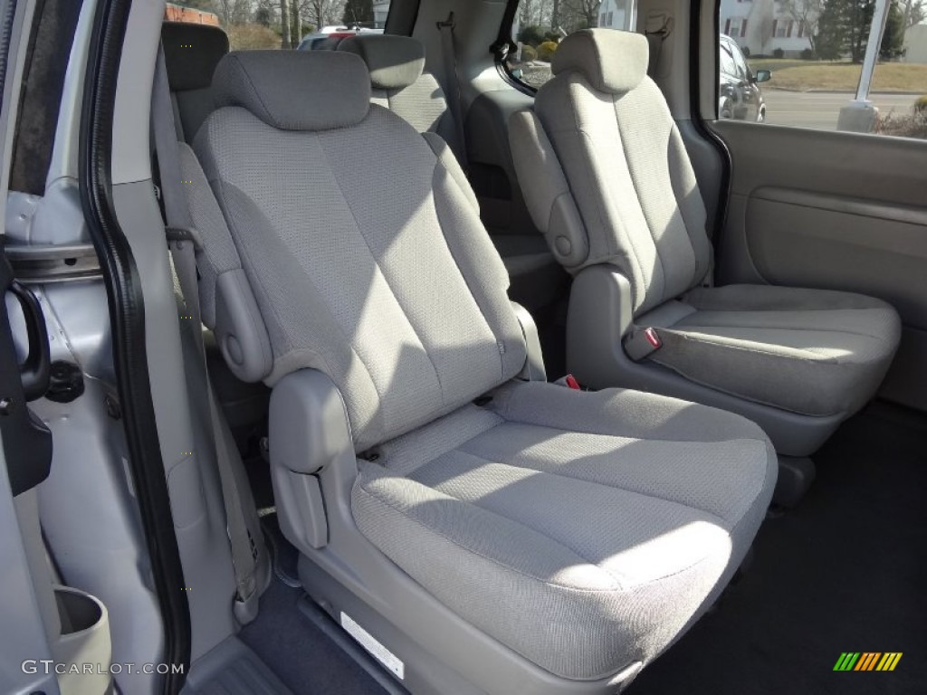 2009 Sedona LX - Clear Silver / Gray photo #17