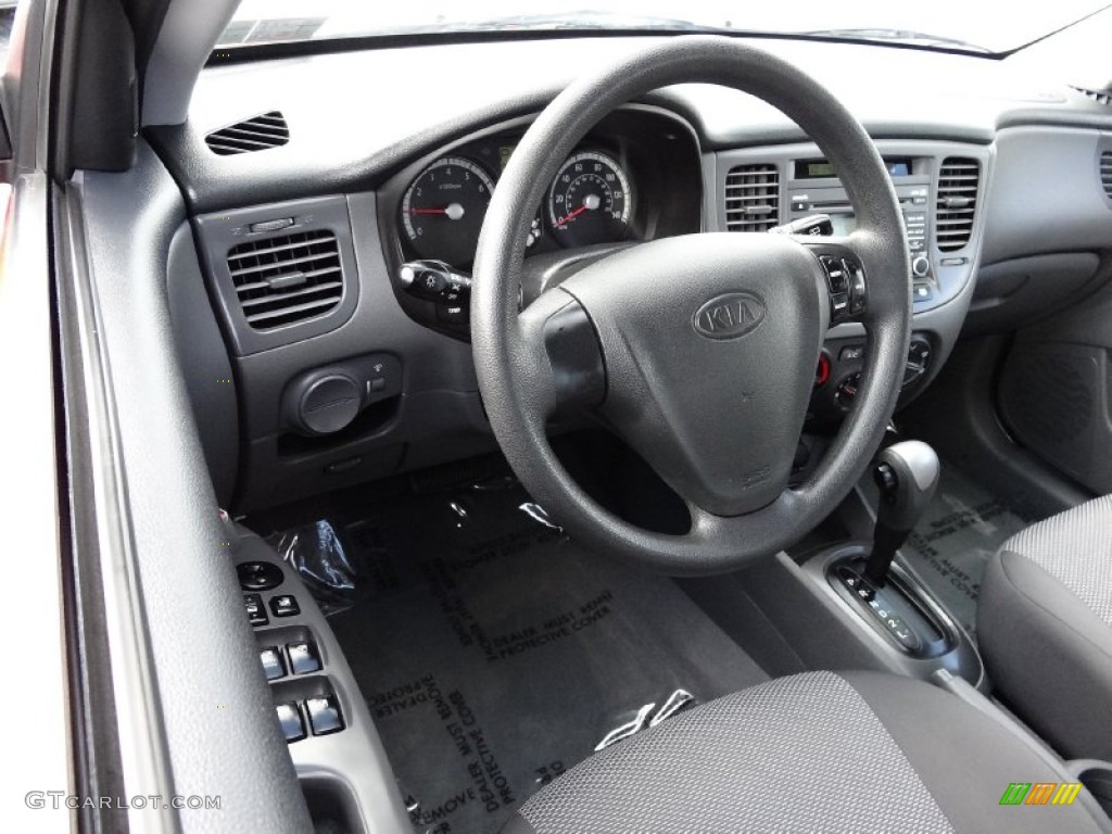 2009 Kia Rio Rio5 LX Hatchback Gray Steering Wheel Photo #77640387