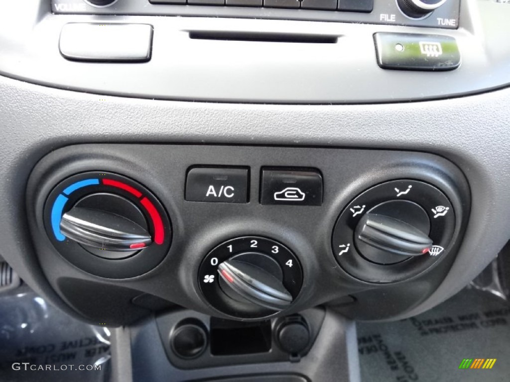 2009 Kia Rio Rio5 LX Hatchback Controls Photos