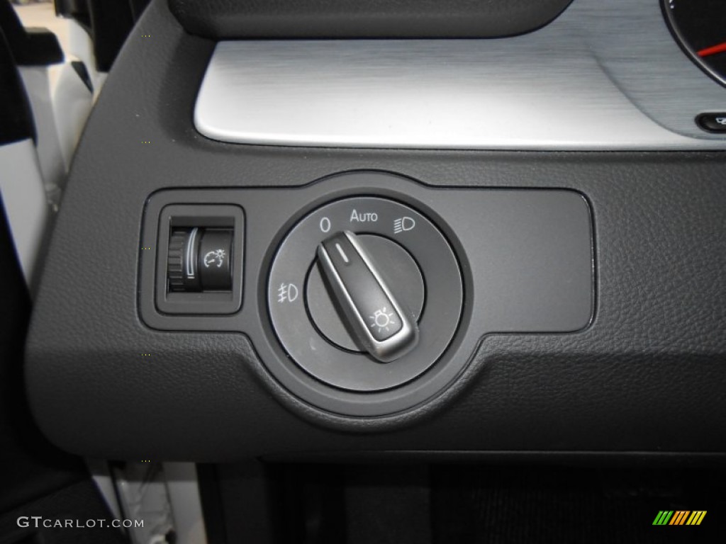 2013 Volkswagen CC R-Line Controls Photo #77642004