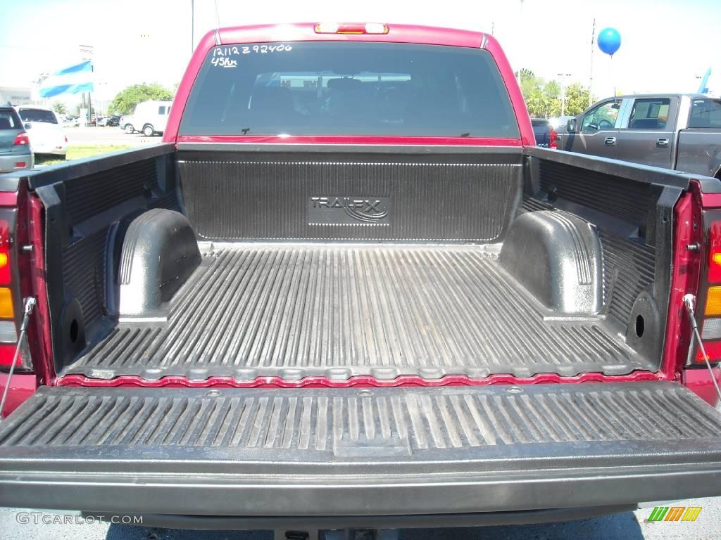 2006 Sierra 1500 SL Crew Cab - Sport Red Metallic / Stone Gray leather photo #20