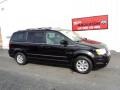 2009 Brilliant Black Crystal Pearl Chrysler Town & Country Touring  photo #3