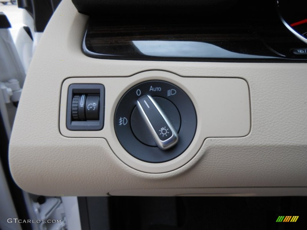 2013 Volkswagen CC VR6 4Motion Executive Controls Photo #77643769