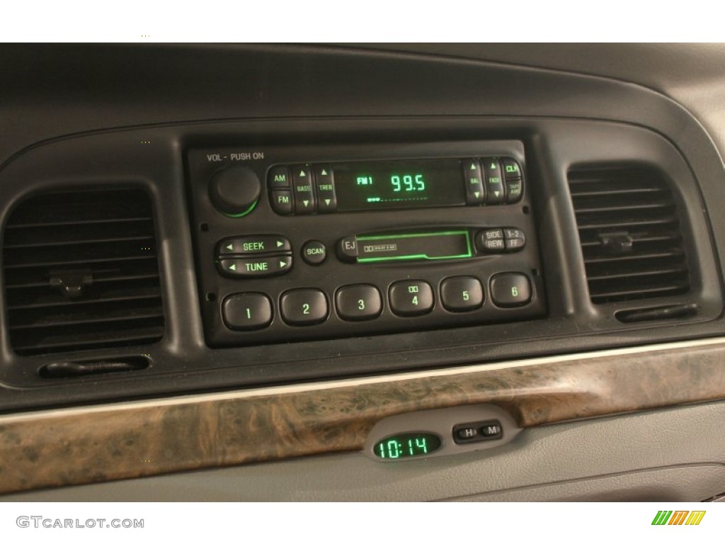 1999 Ford Crown Victoria LX Audio System Photos