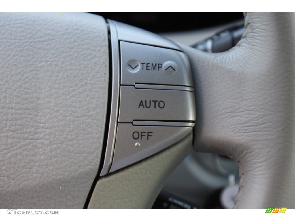 2007 Toyota Avalon XLS Controls Photo #77645380