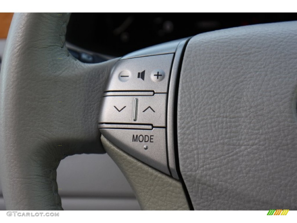 2007 Toyota Avalon XLS Controls Photo #77645404