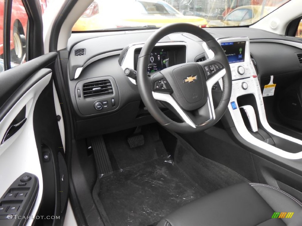 2013 Chevrolet Volt Standard Volt Model Jet Black/Ceramic White Accents Dashboard Photo #77645571