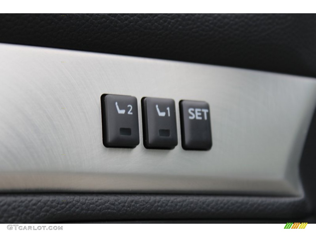 2013 Infiniti G 37 Convertible Controls Photo #77645847