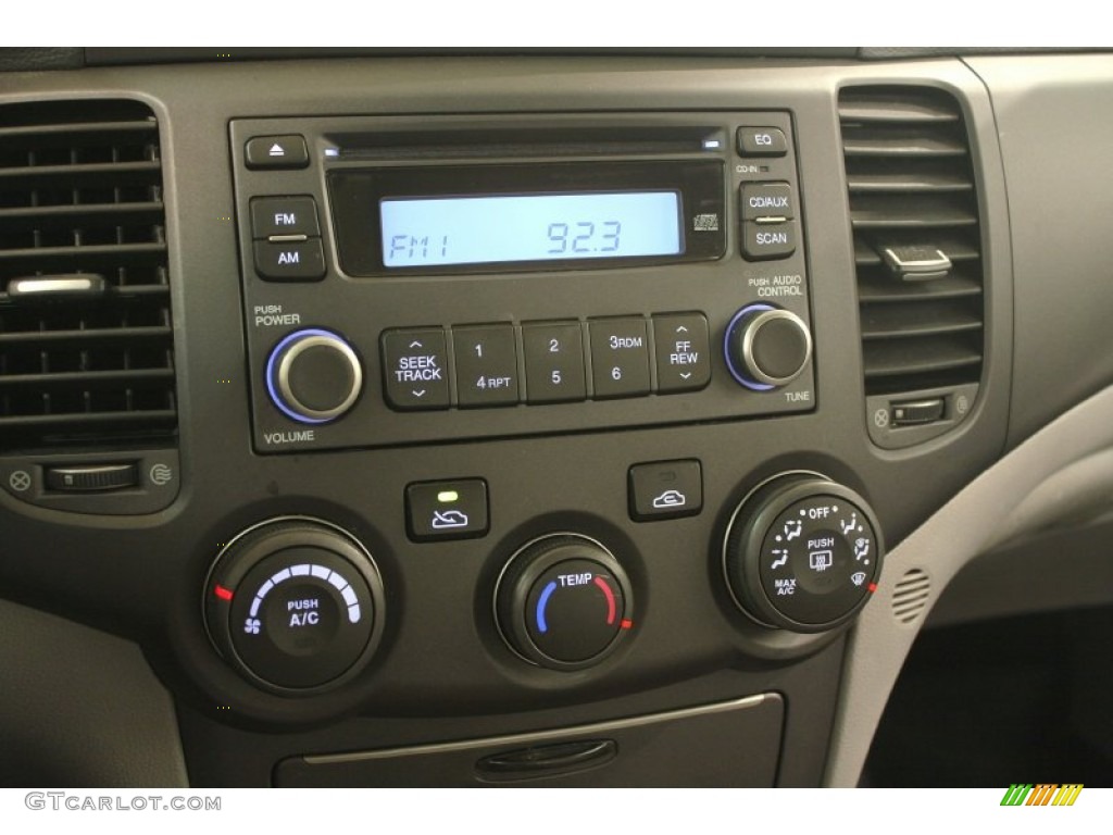 2008 Kia Optima LX Controls Photo #77647395