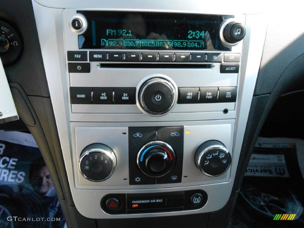2010 Chevrolet Malibu LT Sedan Controls Photo #77647638