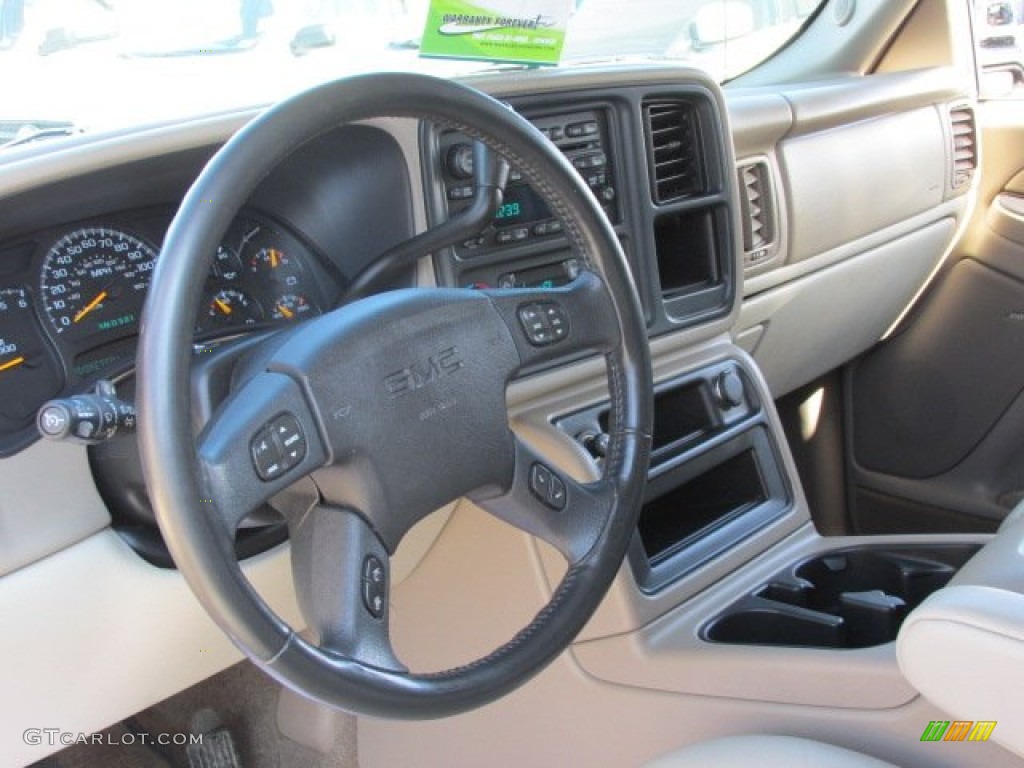 2005 GMC Yukon SLT 4x4 Neutral/Shale Steering Wheel Photo #77648549