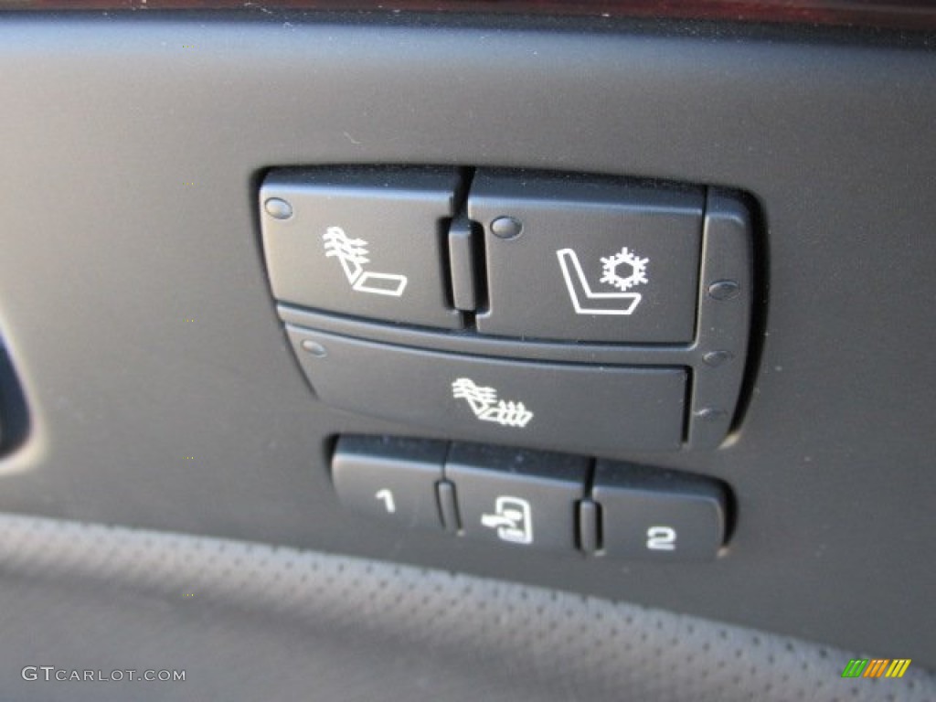 2011 Cadillac DTS Premium Controls Photo #77649015