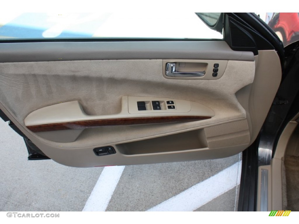 2005 Nissan Maxima 3.5 SL Door Panel Photos