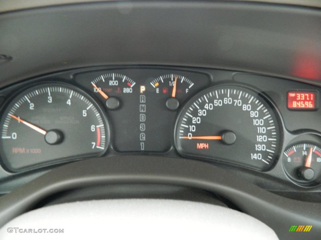 2004 Pontiac Bonneville SLE Gauges Photo #77650702