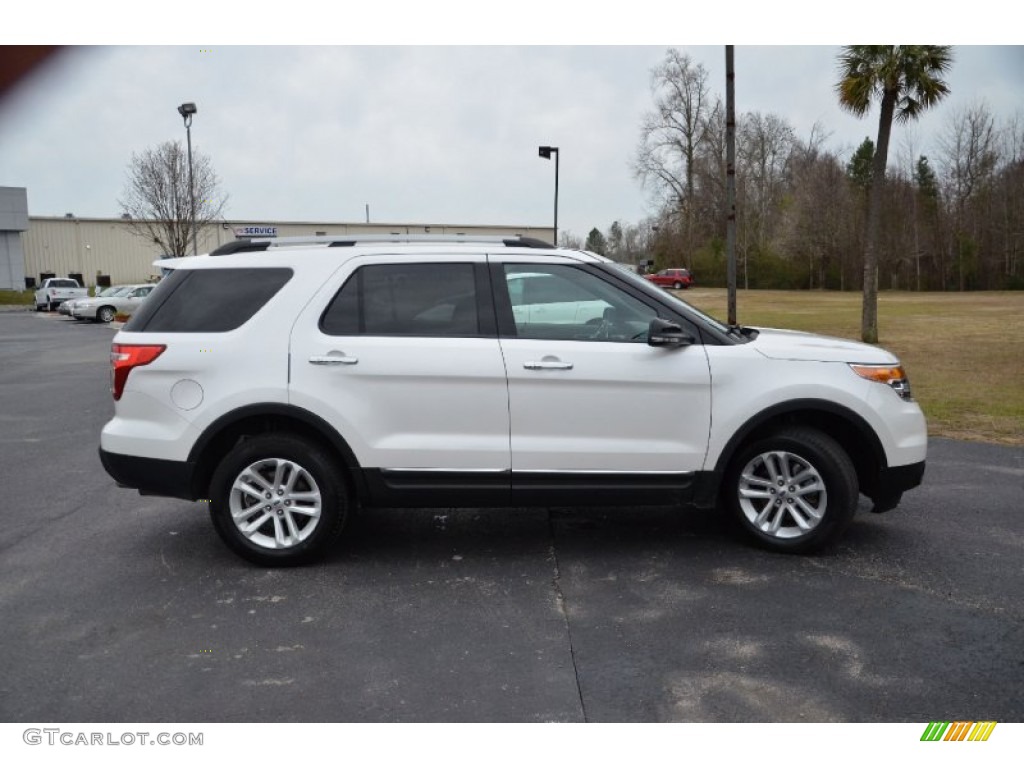 2013 Explorer XLT 4WD - White Platinum Tri-Coat / Medium Light Stone photo #4