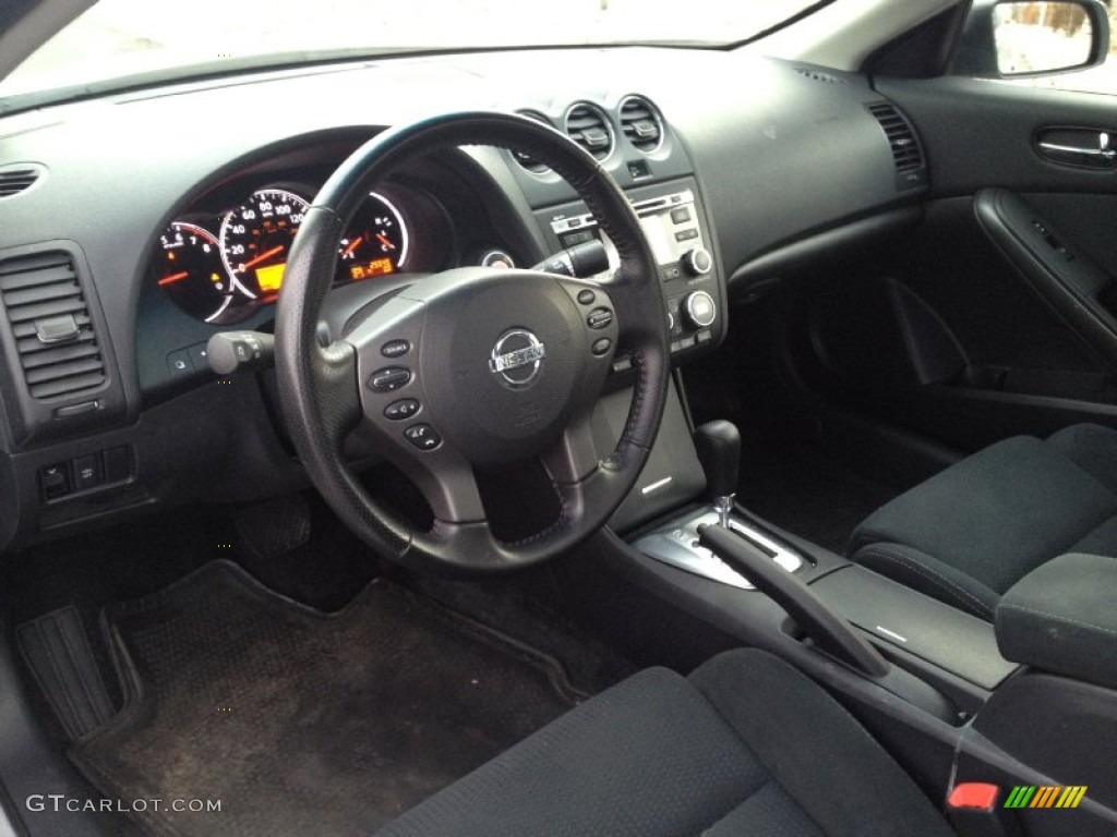 Charcoal Interior 2010 Nissan Altima 2.5 S Coupe Photo #77651359