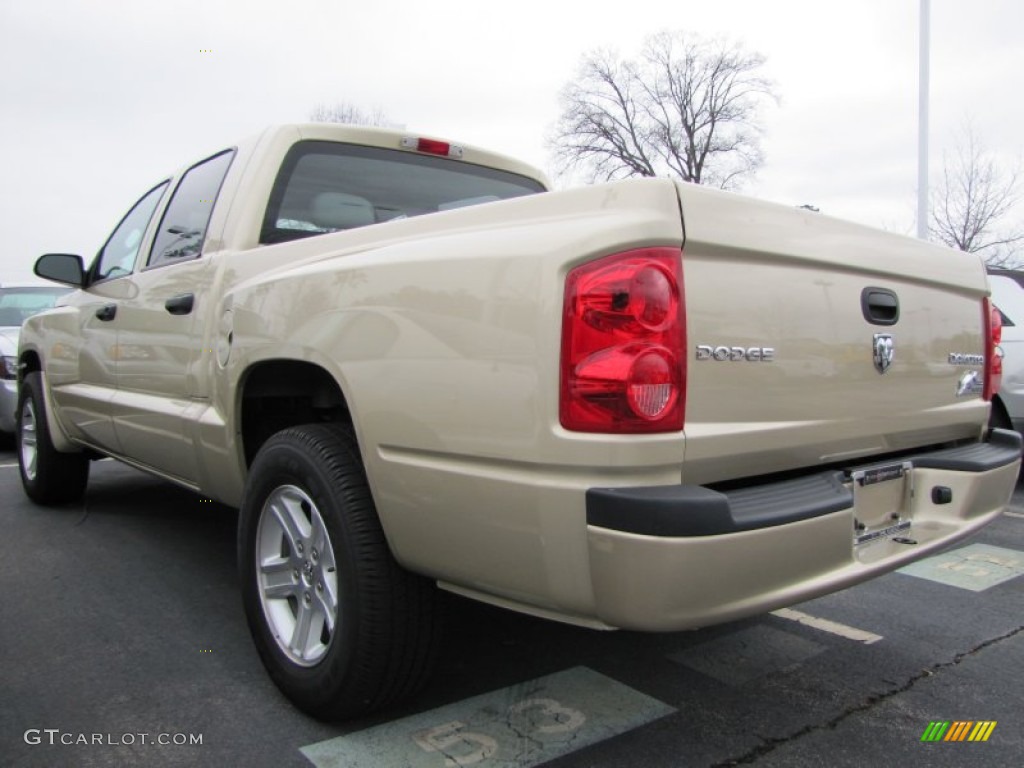 White Gold Metallic 2011 Dodge Dakota Big Horn Crew Cab Exterior Photo #77652921