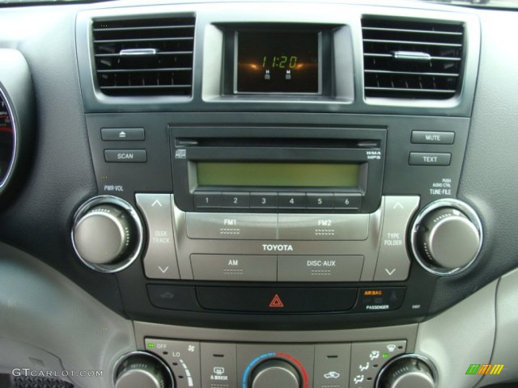 2010 Toyota Highlander V6 4WD Audio System Photo #77654343