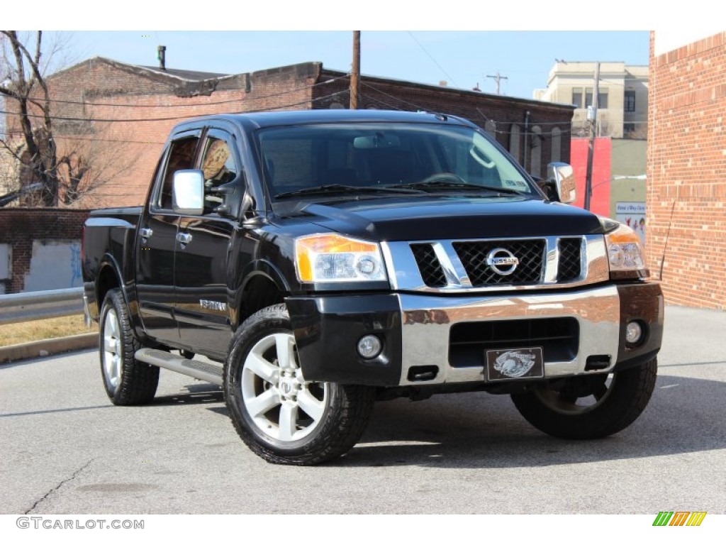 2010 Titan LE Crew Cab 4x4 - Navy Blue Metallic / Charcoal photo #1